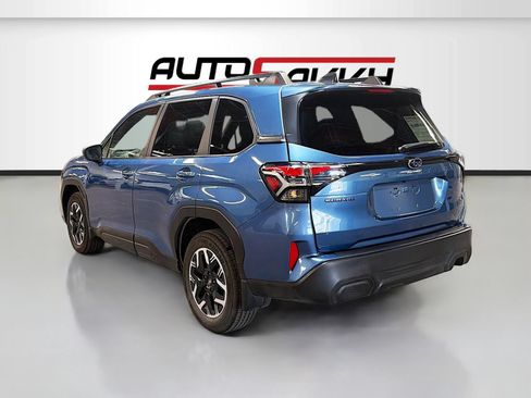 Used 2025 Subaru Forester Premium AWD/4WD image 5