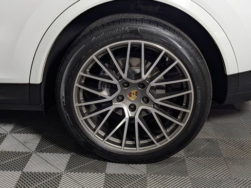 Certified 2023 Porsche Cayenne Platinum Edition AWD/4WD image 12