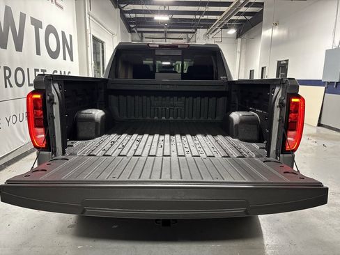 New 2026 GMC Sierra 1500 SLE w/ Preferred Package image 31