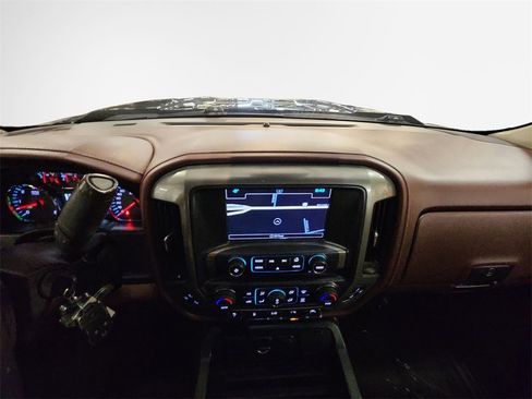 Used 2018 Chevrolet Silverado 1500 High Country image 22