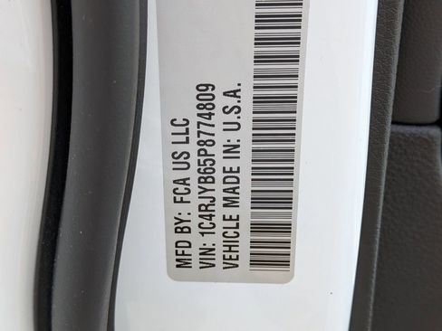 Used 2023 Jeep Grand Cherokee 4WD 4xe image 35