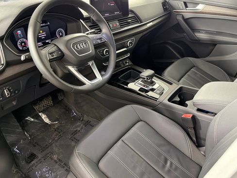 Used 2023 Audi Q5 2.0T Premium Plus w/ Premium Plus Package AWD/4WD image 9