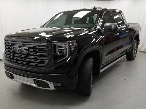 Certified 2025 GMC Sierra 1500 Denali Ultimate AWD/4WD image 5