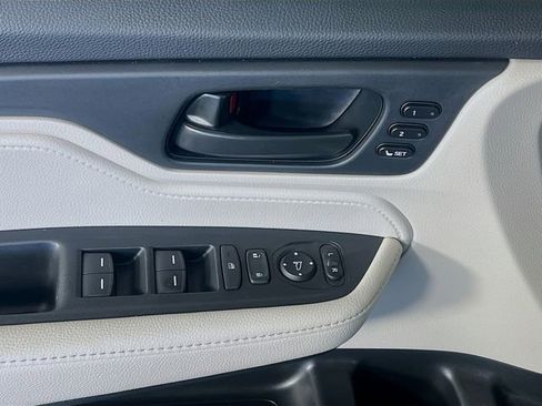 Used 2025 Honda Odyssey EX-L image 12