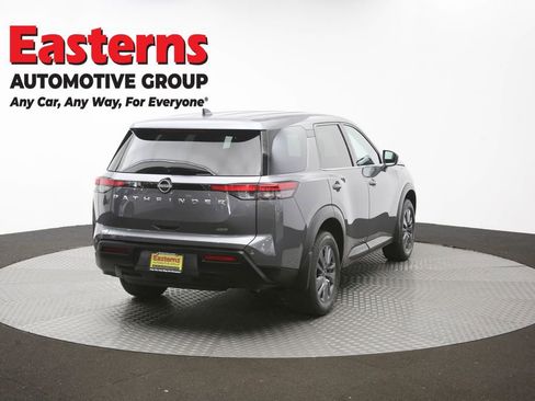 Used 2023 Nissan Pathfinder S AWD/4WD image 46