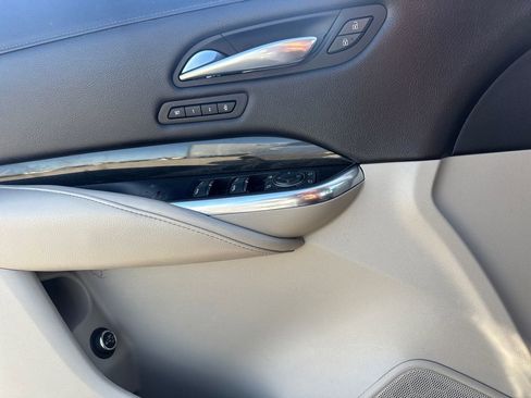 Used 2019 Cadillac XT4 Premium Luxury w/ Enhanced Visibility Package FWD image 19