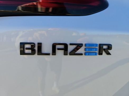 New 2026 Chevrolet Blazer EV RS FWD image 32