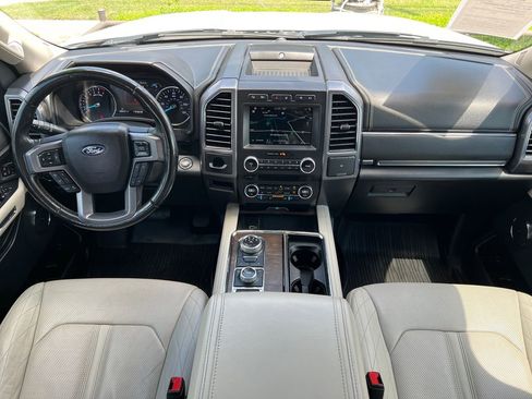 Used 2018 Ford Expedition Platinum AWD/4WD image 26