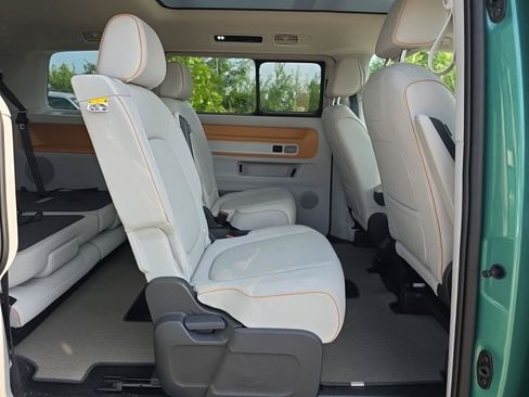 Used 2025 Volkswagen ID. Buzz 1st Edition AWD/4WD image 15