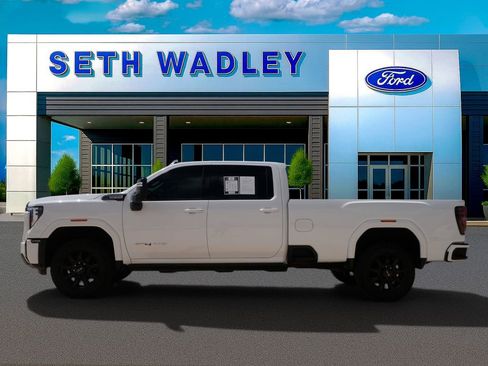 Used 2024 GMC Sierra 2500 AT4 w/ AT4 Premium Plus Package AWD/4WD image 3