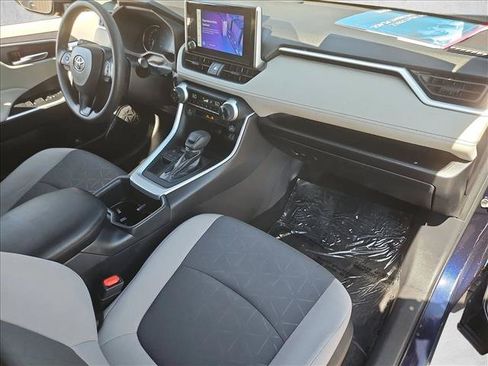Used 2025 Toyota RAV4 XLE FWD image 27