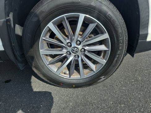 Used 2019 Toyota Highlander XLE AWD/4WD image 65