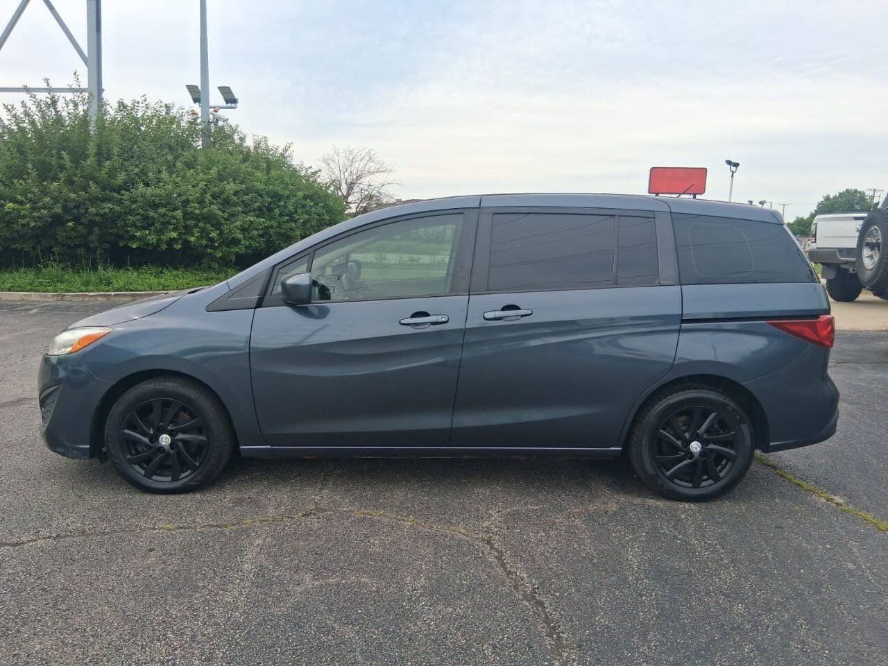 Used 2012 MAZDA MAZDA5 Sport FWD image 4