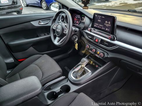 Used 2023 Kia Forte LXS image 27