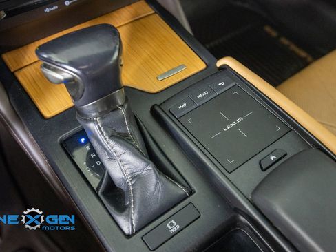 Used 2019 Lexus ES 350 w/ Accessory Package FWD image 25
