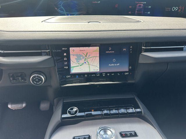 New 2026 Lincoln Navigator Reserve w/ Jet Appearance Package AWD/4WD image 17