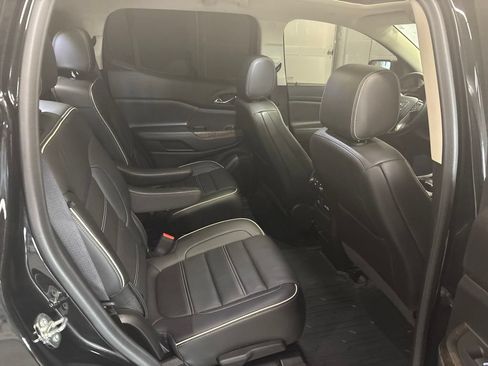 Used 2023 GMC Acadia Denali w/ Denali Ultimate Package FWD image 13