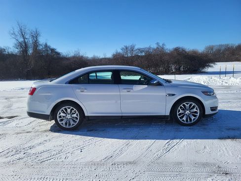 Used 2015 Ford Taurus Limited w/ Equipment Group 301A image 6