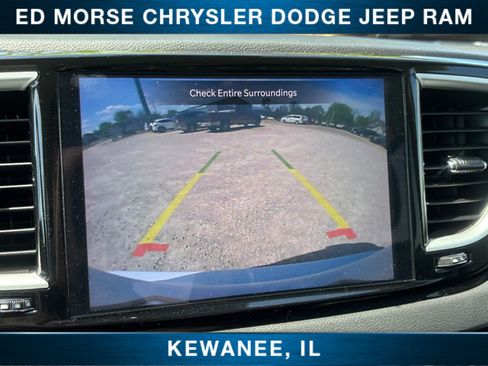 Used 2024 Chrysler Pacifica Touring-L FWD image 29