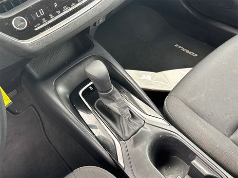 Certified 2023 Toyota Corolla LE image 30