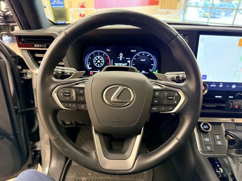 Used 2025 Lexus GX 550 w/ Accessory Package (2T) AWD/4WD image 9
