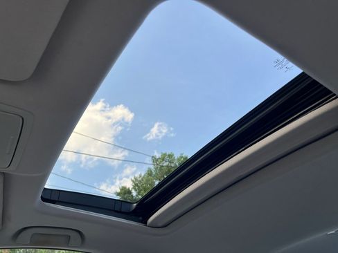 Used 2018 Honda Accord EX image 11