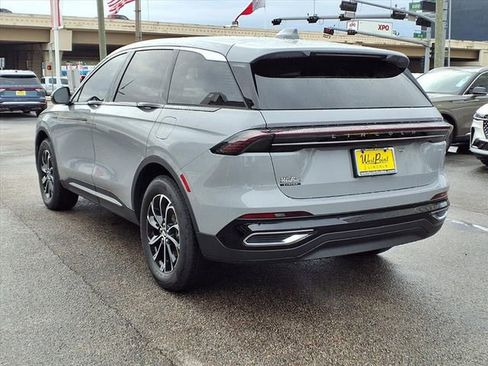 New 2026 Lincoln Nautilus Premier image 4