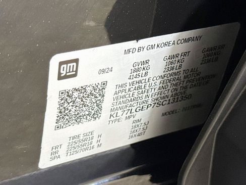 Used 2025 Chevrolet Trax RS w/ Driver Confidence Package FWD image 31