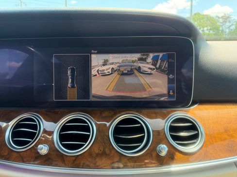 Used 2018 Mercedes-Benz E 300 4MATIC image 19