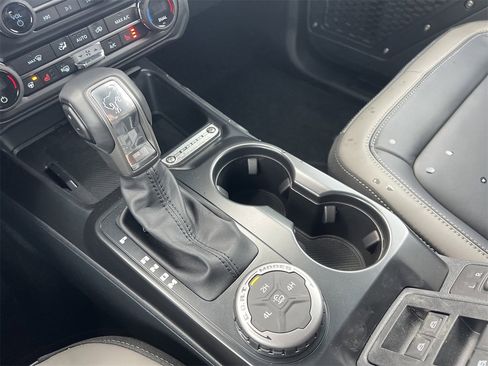 New 2025 Ford Bronco Outer Banks image 8
