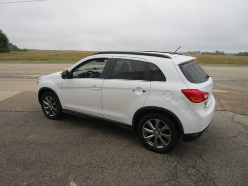Used 2013 Mitsubishi Outlander Sport LE FWD image 3
