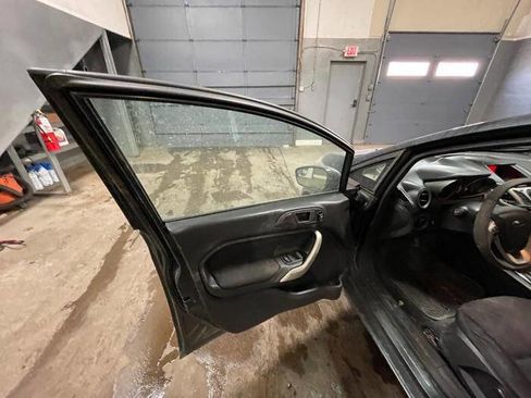 Used 2011 Ford Fiesta SE w/ 201A Rapid Spec Order Code image 21