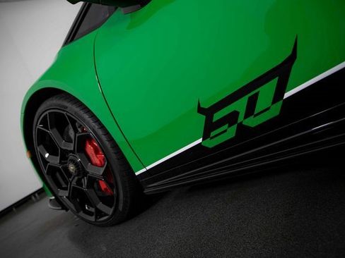 Used 2024 Lamborghini Huracan EVO image 31