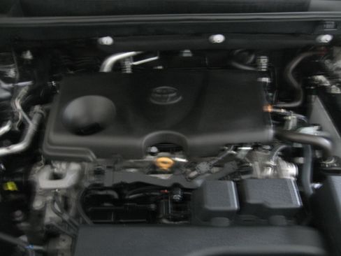 Used 2025 Toyota RAV4 XLE w/ Convenience Package AWD/4WD image 28