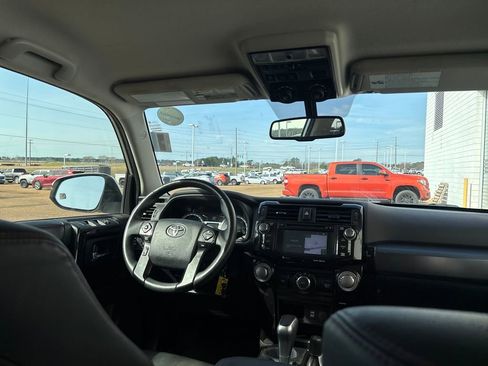 Used 2019 Toyota 4Runner TRD Off-Road Premium image 27