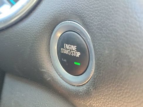 Used 2018 Chevrolet Malibu LT w/ Leather Package FWD image 32