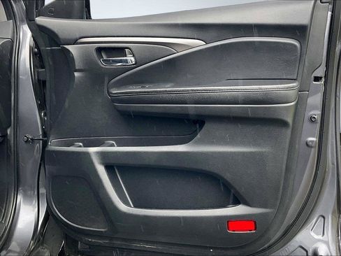 Used 2021 Honda Pilot Special Edition image 24