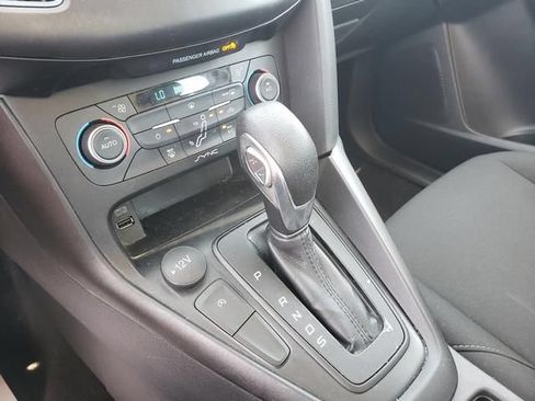 Used 2018 Ford Focus SE FWD image 26