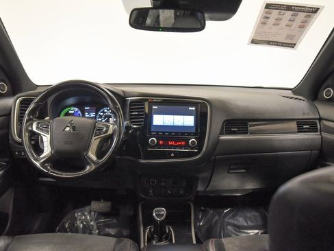 Used 2021 Mitsubishi Outlander SEL image 28