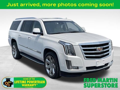 Used 2017 Cadillac Escalade ESV Luxury AWD/4WD image 1