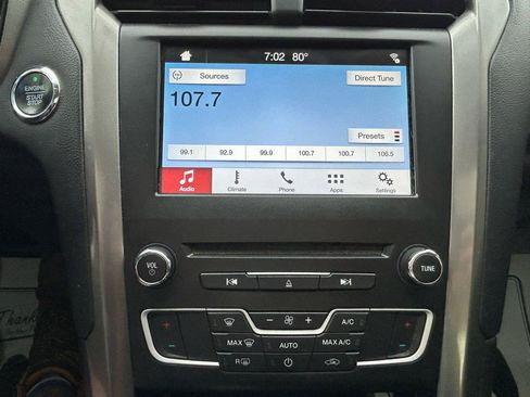 Used 2018 Ford Fusion SE w/ Fusion SE Technology Package FWD image 21