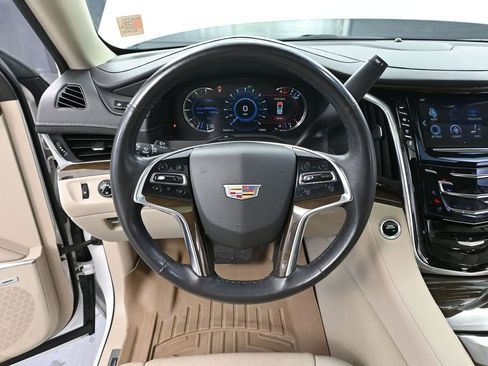 Used 2020 Cadillac Escalade ESV Premium Luxury image 31
