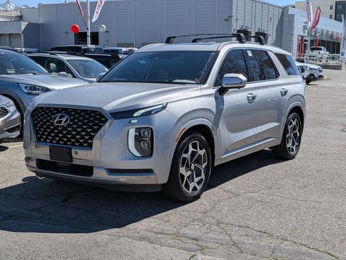 Used 2022 Hyundai Palisade Calligraphy w/ Winter Package image 9