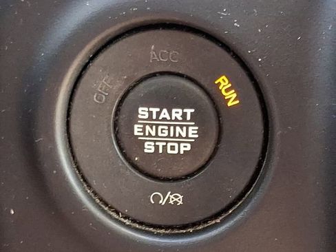 Used 2019 Jeep Wrangler Unlimited Sahara AWD/4WD image 23