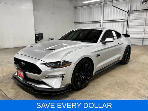 Used 2018 Ford Mustang GT Premium RWD image 3
