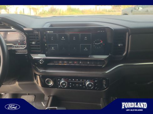 Used 2023 GMC Sierra 1500 SLT w/ SLT Premium Package AWD/4WD image 12