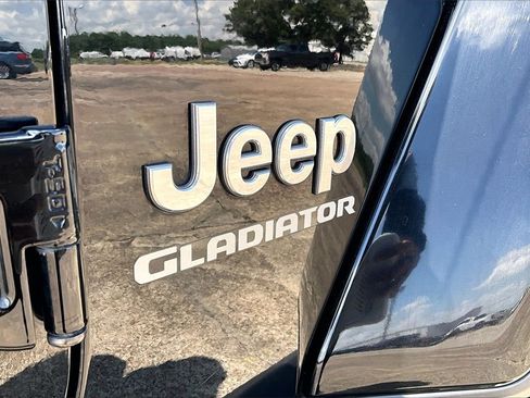 Used 2020 Jeep Gladiator Overland image 21