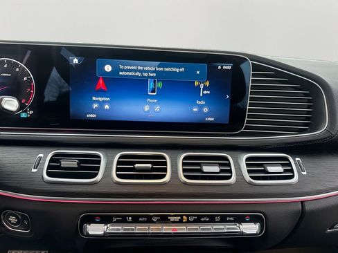 Used 2025 Mercedes-Benz GLS 450 4MATIC image 19