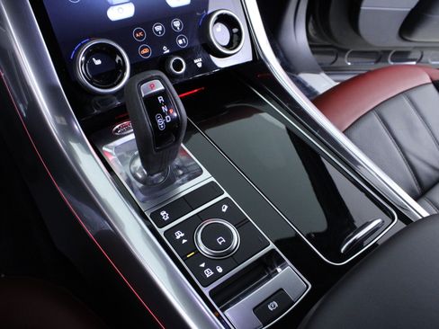 Used 2021 Land Rover Range Rover Sport HST image 30