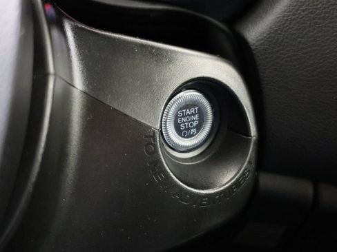 Used 2023 Jeep Renegade Latitude w/ Premium Group image 18